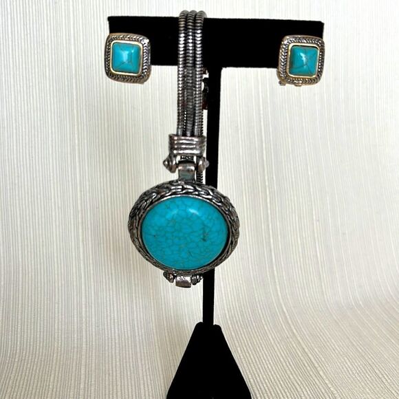 Boho Western Faux Turquoise Bracelet and Gold and Silver Tone Earrings - Picture 1 of 12